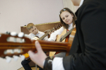 Под бурные аплодисменты