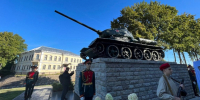 16-летнего подростка задержали за нанесение надписей на пьедестал танка в Ивангороде - Кингисепп-сегодня.рф