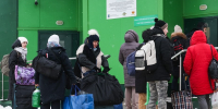 На эстонской границе в Нарве выросли очереди в РФ из-за слухов про колбасу и сыр - Kingisepp.Ru