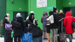 На эстонской границе в Нарве выросли очереди в РФ из-за слухов про колбасу и сыр